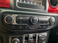 Cargar imagen en el visor de la galería, Jeep Wrangler Unlimited Modelo 2021