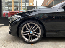 Cargar imagen en el visor de la galería, BMW 120I Paquete M Modelo 2019