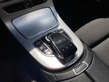 Cargar imagen en el visor de la galería, Mercedes-Benz E200 Modelo 2017