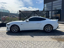 Cargar imagen en el visor de la galería, Ford Mustang GT Modelo 2025