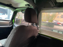 Cargar imagen en el visor de la galería, Jeep Wrangler Sport Modelo 2020