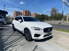 Cargar imagen en el visor de la galería, Volvo XC60 T5 R Desing Modelo 2019
