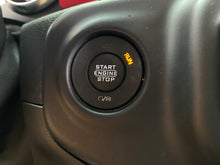 Cargar imagen en el visor de la galería, Jeep Wrangler Unlimited Modelo 2021