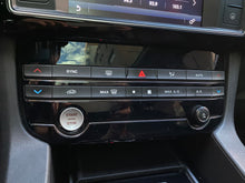 Cargar imagen en el visor de la galería, Jaguar F Pace Prestige Modelo 2017