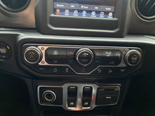 Cargar imagen en el visor de la galería, Jeep Wrangler Sport Modelo 2020