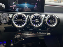 Cargar imagen en el visor de la galería, Mercedes-Benz A 180 Modelo 2022