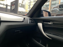 Cargar imagen en el visor de la galería, BMW 120I Paquete M Modelo 2019