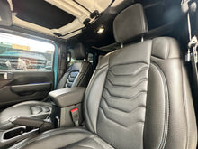 Cargar imagen en el visor de la galería, Jeep Wrangler Unlimited Modelo 2018