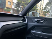 Cargar imagen en el visor de la galería, Volvo XC60 T5 R-Design Modelo 2019