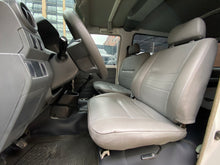 Cargar imagen en el visor de la galería, Toyota Land Cruiser Serie 70 Modelo 2016