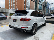 Cargar imagen en el visor de la galería, Porsche Cayenne Platinum Edition Modelo 2017