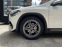 Cargar imagen en el visor de la galería, Mercedes-Benz GLA 200 Modelo 2022