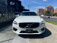 Cargar imagen en el visor de la galería, Volvo XC60 T5 R Desing Modelo 2019