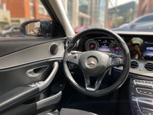 Cargar imagen en el visor de la galería, Mercedes-Benz E200 Modelo 2017