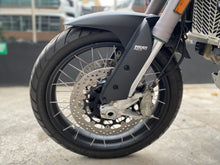 Cargar imagen en el visor de la galería, Ducati Multistrada V2 S Modelo 2024