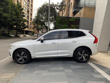 Cargar imagen en el visor de la galería, Volvo XC60 T5 R-Design Modelo 2019