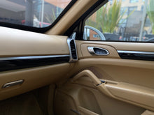 Cargar imagen en el visor de la galería, Porsche Cayenne Platinum Edition Modelo 2017