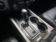 Cargar imagen en el visor de la galería, Ford Expedition Limited Modelo 2017