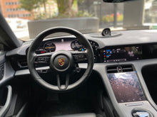 Cargar imagen en el visor de la galería, Porsche Taycan Modelo 2022