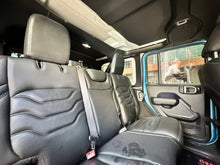 Cargar imagen en el visor de la galería, Jeep Wrangler Unlimited Modelo 2018