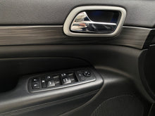 Cargar imagen en el visor de la galería, Jeep Grand Cherokee Laredo Modelo 2019