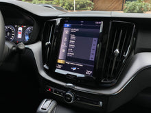 Cargar imagen en el visor de la galería, Volvo XC60 T5 R-Design Modelo 2019