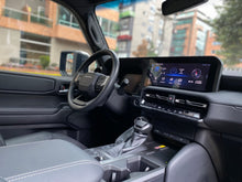 Cargar imagen en el visor de la galería, Toyota Land Cruiser Prado TXL Modelo 2025