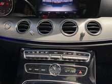 Cargar imagen en el visor de la galería, Mercedes-Benz E200 Modelo 2017