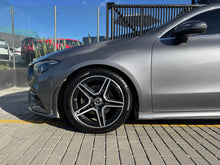 Cargar imagen en el visor de la galería, Mercedes-Benz CLA 180 Modelo 2020