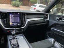 Cargar imagen en el visor de la galería, Volvo XC60 T5 R-Design Modelo 2019