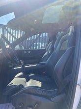 Cargar imagen en el visor de la galería, Volvo XC60 T5 R Desing Modelo 2019