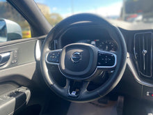 Cargar imagen en el visor de la galería, Volvo XC60 T5 R Desing Modelo 2019