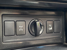 Cargar imagen en el visor de la galería, Toyota Prado TXL Modelo 2015