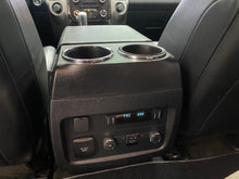 Cargar imagen en el visor de la galería, Ford Expedition Limited Modelo 2017