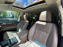 Cargar imagen en el visor de la galería, Lexus GX 460 Modelo 2022
