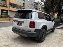 Cargar imagen en el visor de la galería, Toyota Land Cruiser Prado TXL Modelo 2025