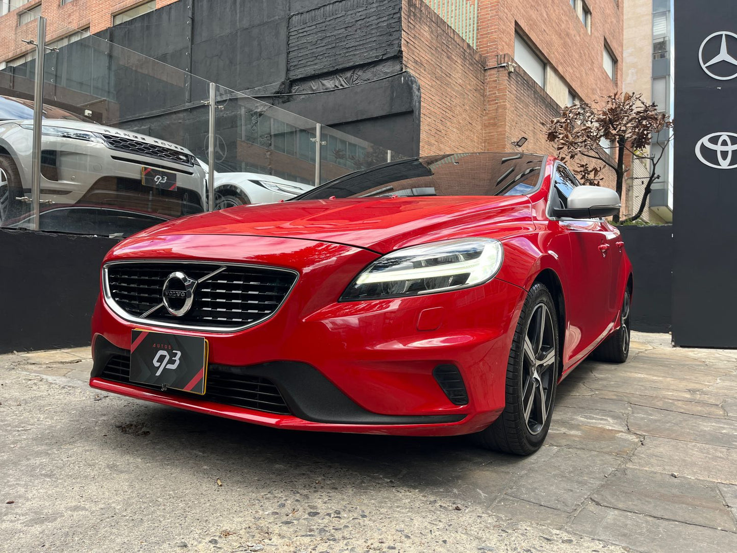 Volvo V40 T4 R-Design Modelo 2019