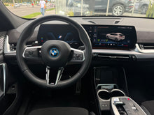 Cargar imagen en el visor de la galería, BMW iX2 XDrive30 M Modelo 2025