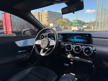 Cargar imagen en el visor de la galería, Mercedes-Benz CLA 180 Modelo 2020