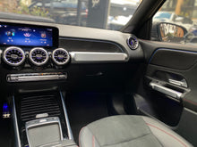 Cargar imagen en el visor de la galería, Mercedes-Benz GLB 200 Modelo 2024