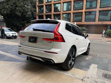 Cargar imagen en el visor de la galería, Volvo XC60 T5 R-Design Modelo 2019