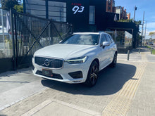 Cargar imagen en el visor de la galería, Volvo XC60 T5 R Desing Modelo 2019