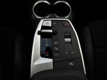 Cargar imagen en el visor de la galería, BMW iX2 XDrive30 M Modelo 2025