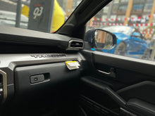 Cargar imagen en el visor de la galería, Toyota Tacoma TRD Pro Híbrida Modelo 2025