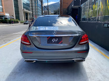 Cargar imagen en el visor de la galería, Mercedes-Benz E200 Modelo 2017