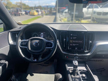 Cargar imagen en el visor de la galería, Volvo XC60 T5 R Desing Modelo 2019