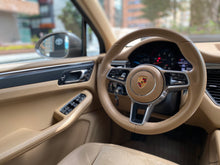 Cargar imagen en el visor de la galería, Porsche Macan Modelo 2015