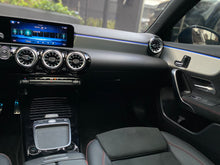 Cargar imagen en el visor de la galería, Mercedes-Benz AMG A35 4MATIC Híbrido Modelo 2023