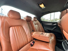 Cargar imagen en el visor de la galería, Maserati Ghibli Modelo 2015