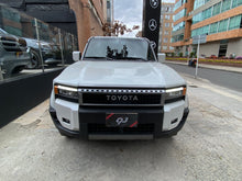 Cargar imagen en el visor de la galería, Toyota Land Cruiser Prado TXL Modelo 2025